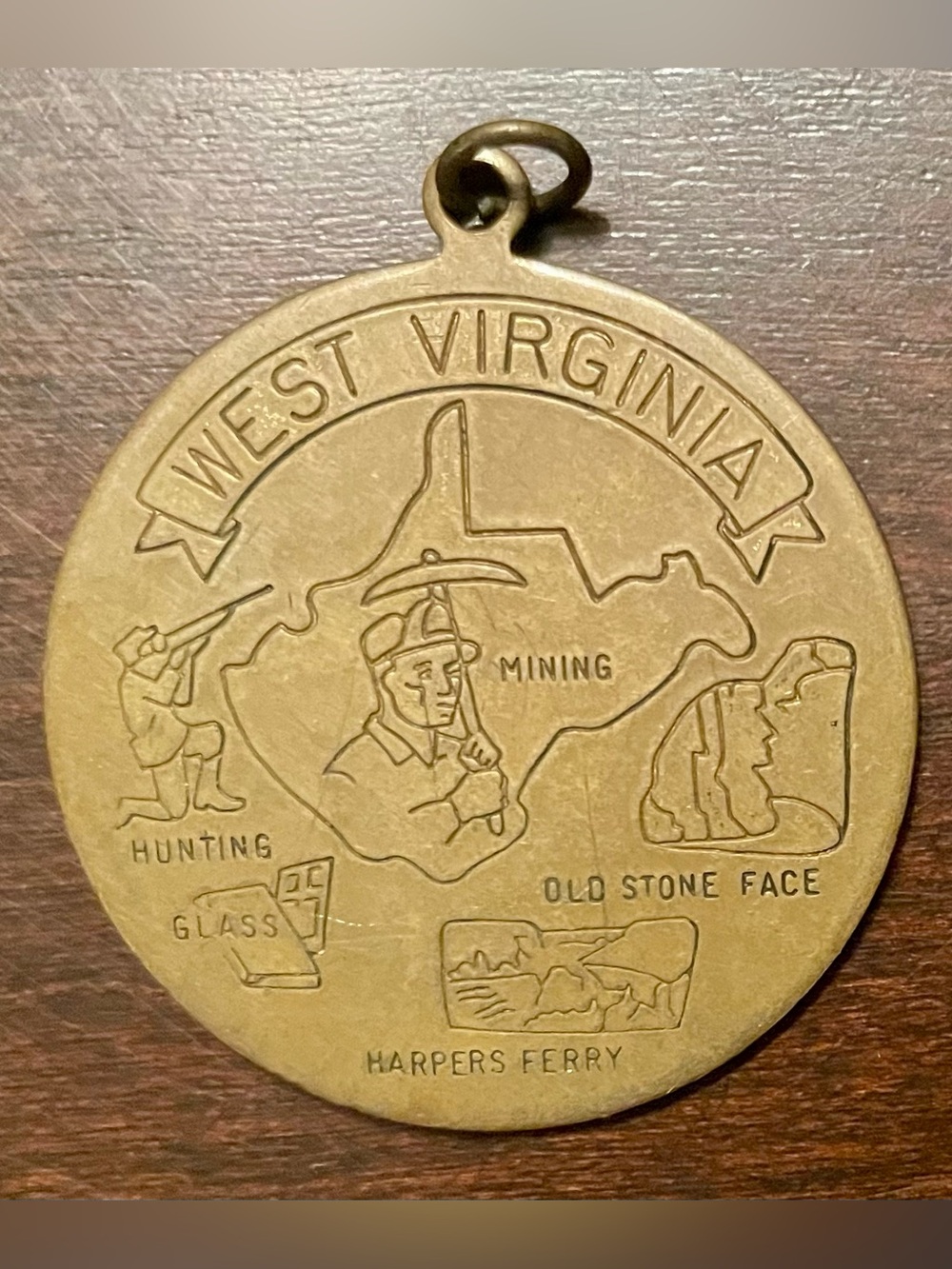West Virginia Bronze Commemorative Souvenir Coin Token Keychain Pendant